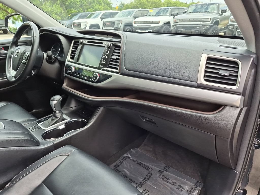 Used 2017 Toyota Highlander XLE FWD image 36