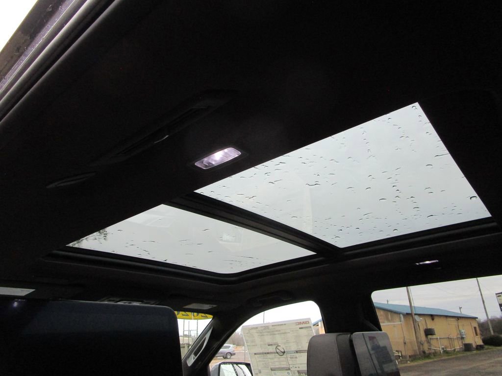 New 2026 GMC Yukon Elevation w/ Elevation Premium Package image 18