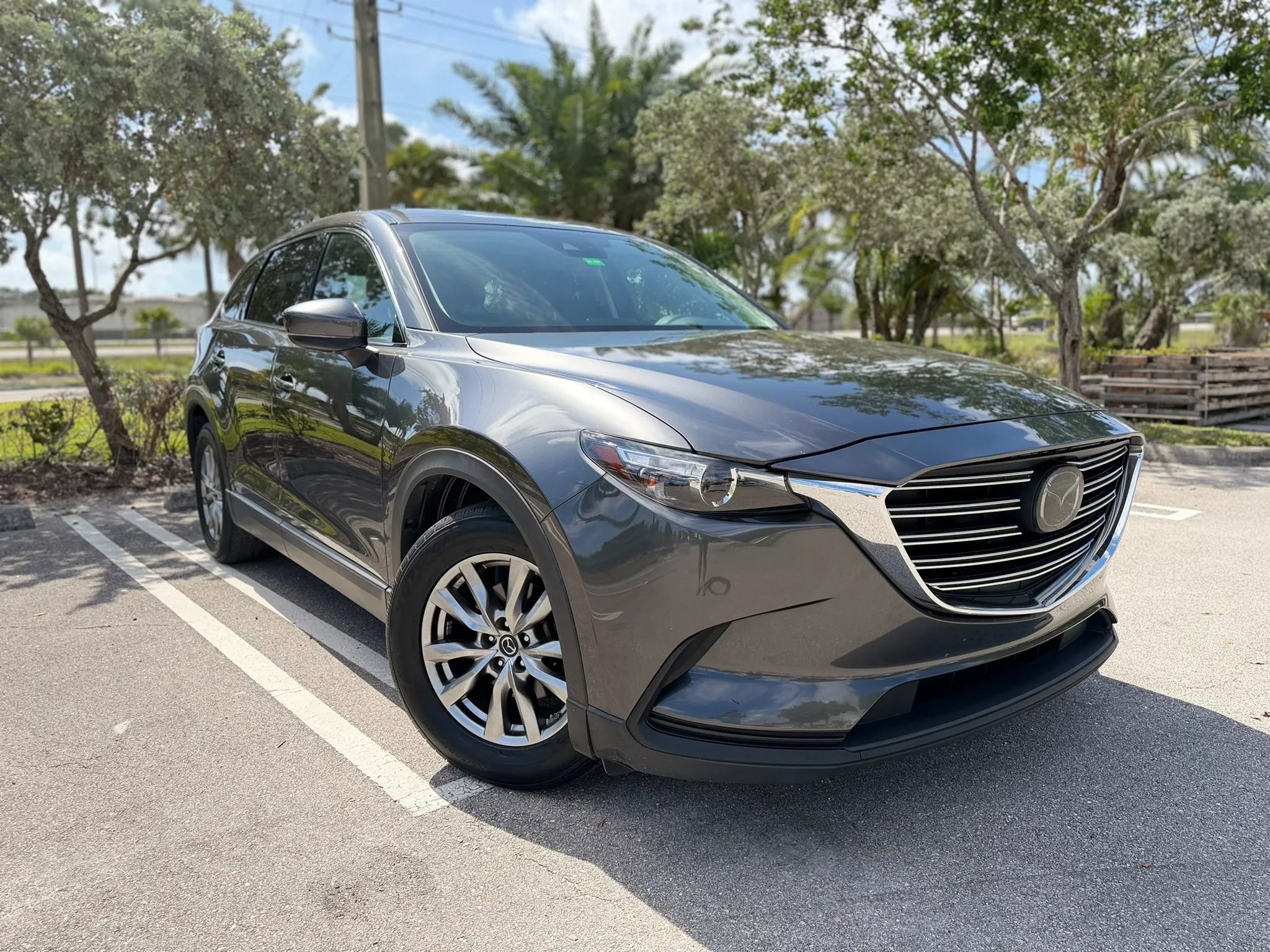Used 2018 MAZDA CX-9 Touring FWD image 1