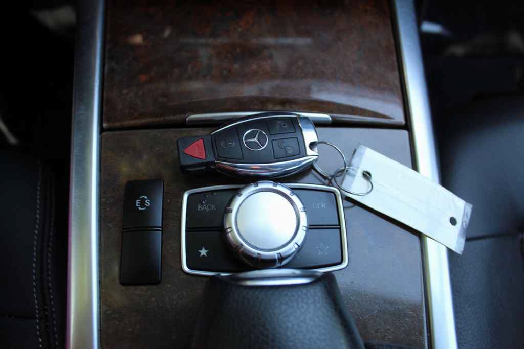 Used 2014 Mercedes-Benz E 350 Sedan w/ Premium 1 Package image 21