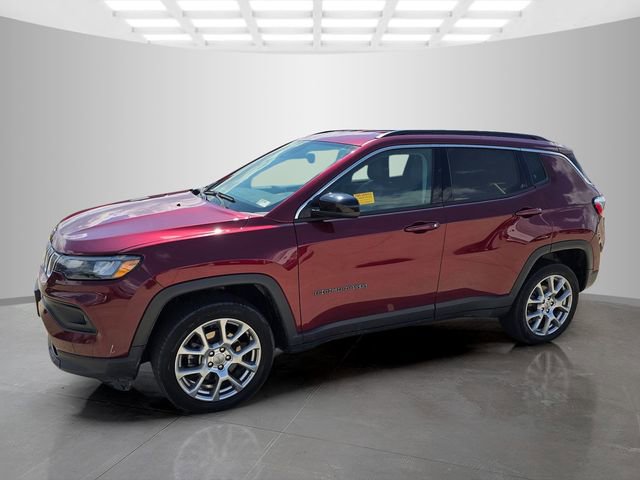 Used 2022 Jeep Compass Latitude AWD/4WD image 3