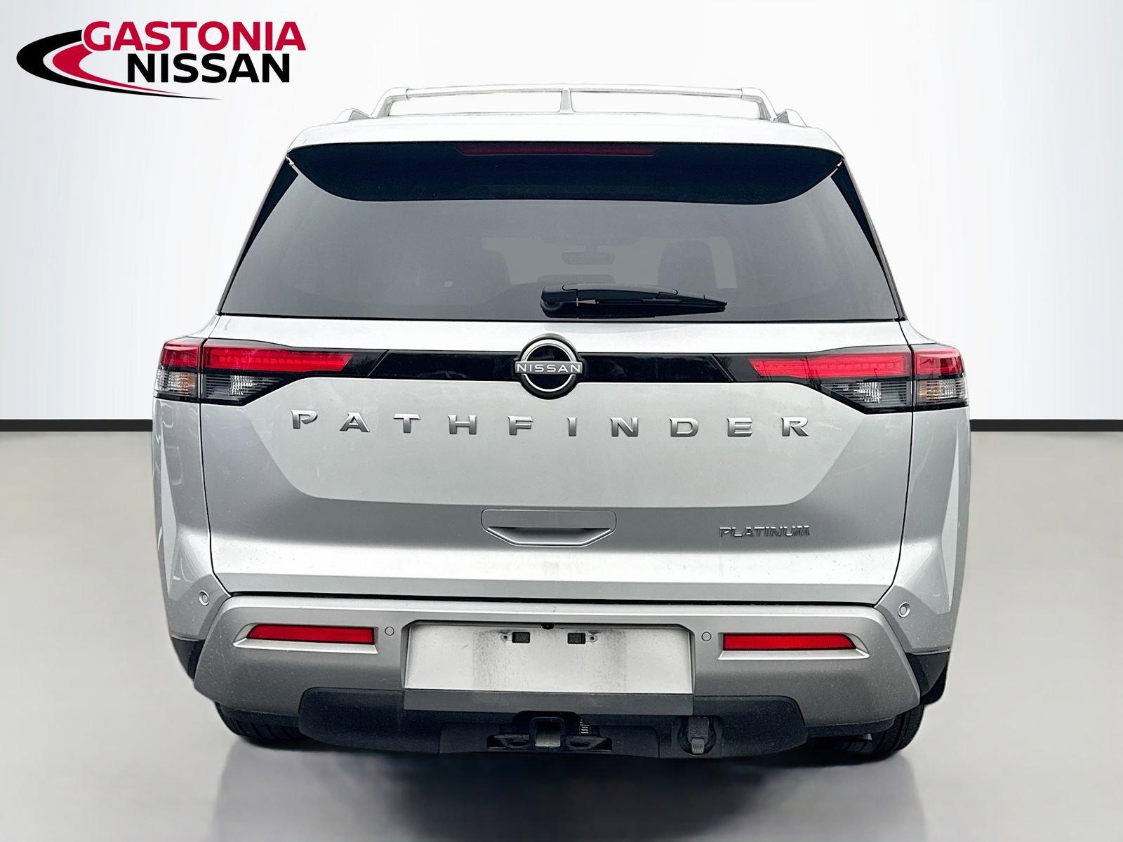 Used 2025 Nissan Pathfinder Platinum w/ Cargo Package image 7