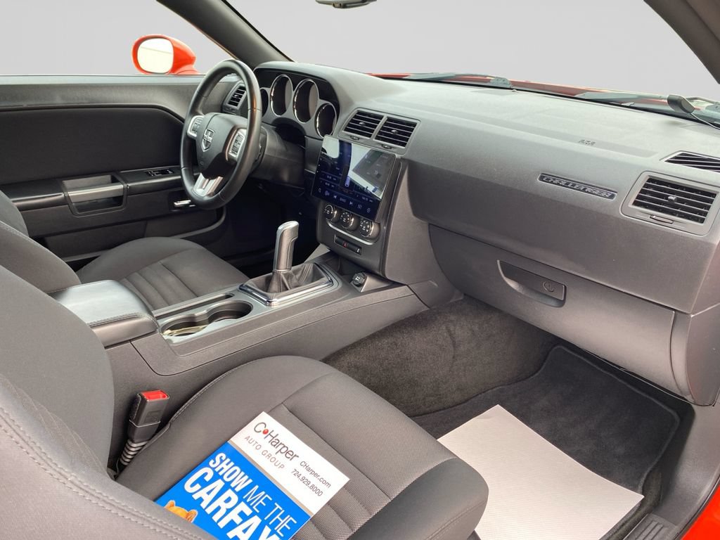 Used 2013 Dodge Challenger R/T RWD image 10