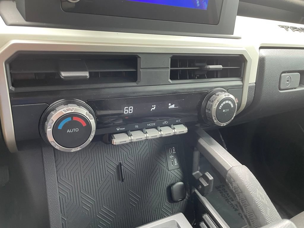 Used 2024 Toyota Tacoma TRD Off-Road AWD/4WD image 18