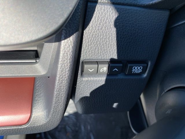 New 2025 Toyota Prius Plug-In Hybrid FWD image 36