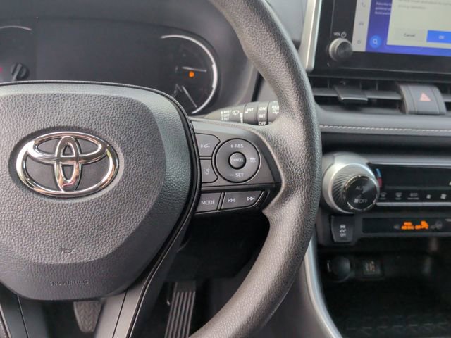 Used 2024 Toyota RAV4 XLE FWD image 17