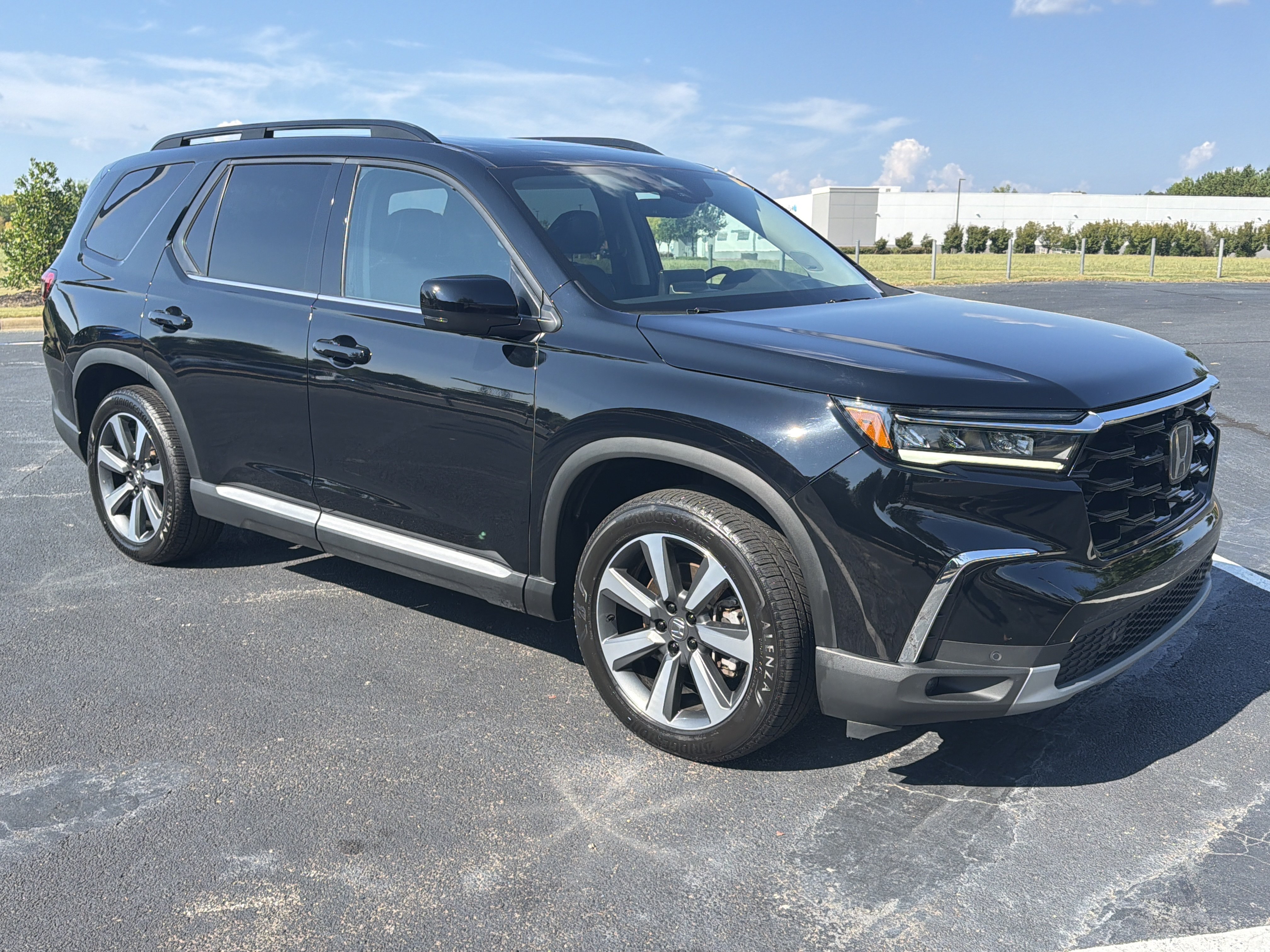 Certified 2024 Honda Pilot Elite image 2