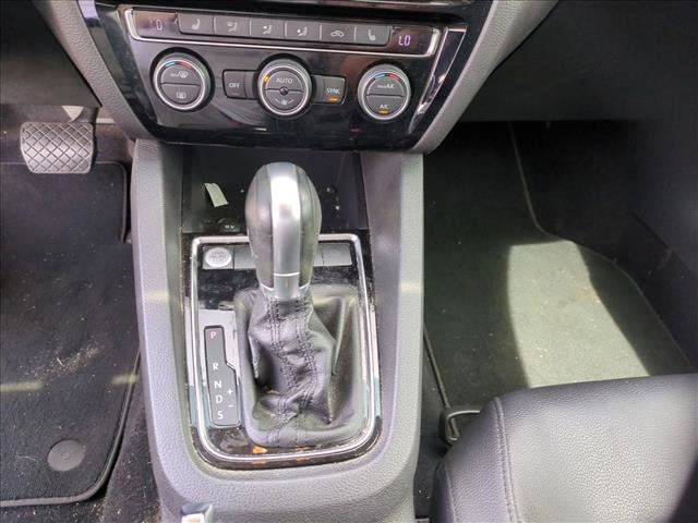 Used 2015 Volkswagen Jetta SEL image 15