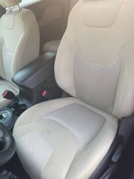 Used 2016 Jeep Cherokee Sport image 10