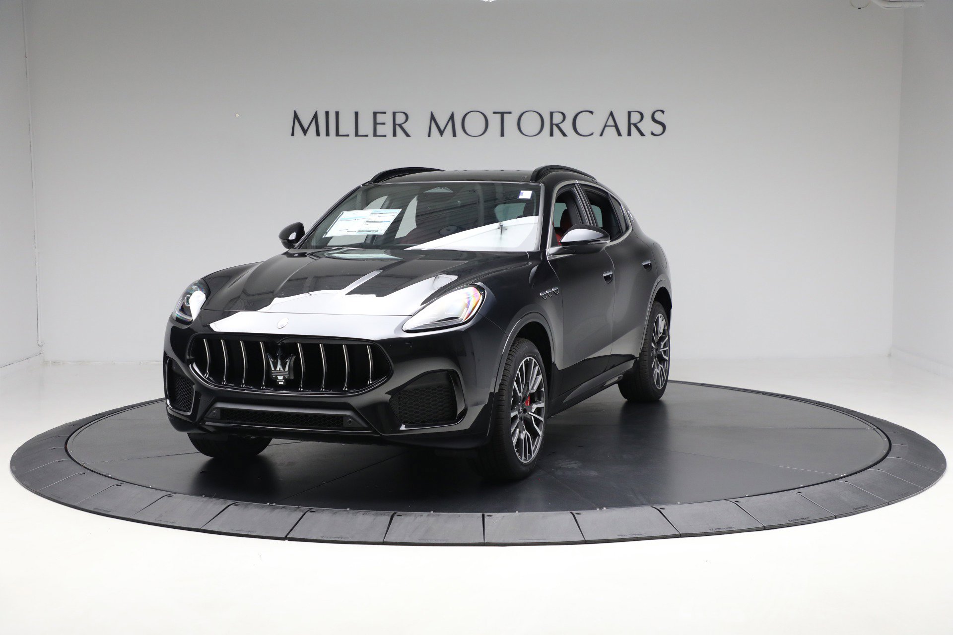 New 2025 Maserati Grecale GT