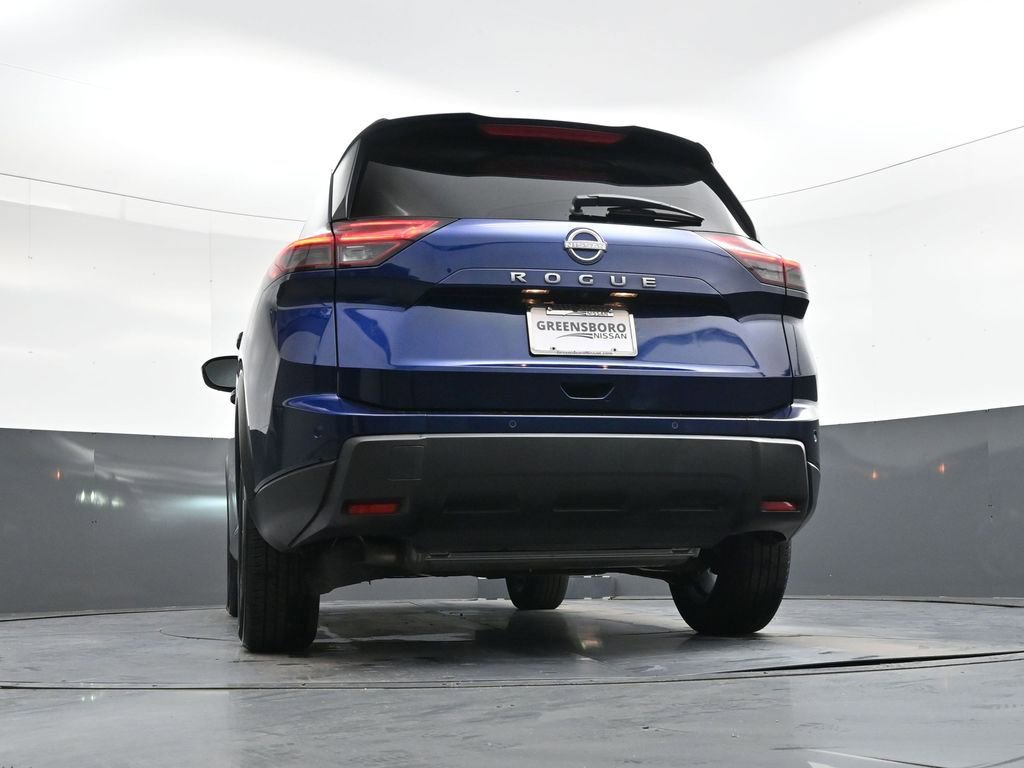Used 2025 Nissan Rogue SV image 39