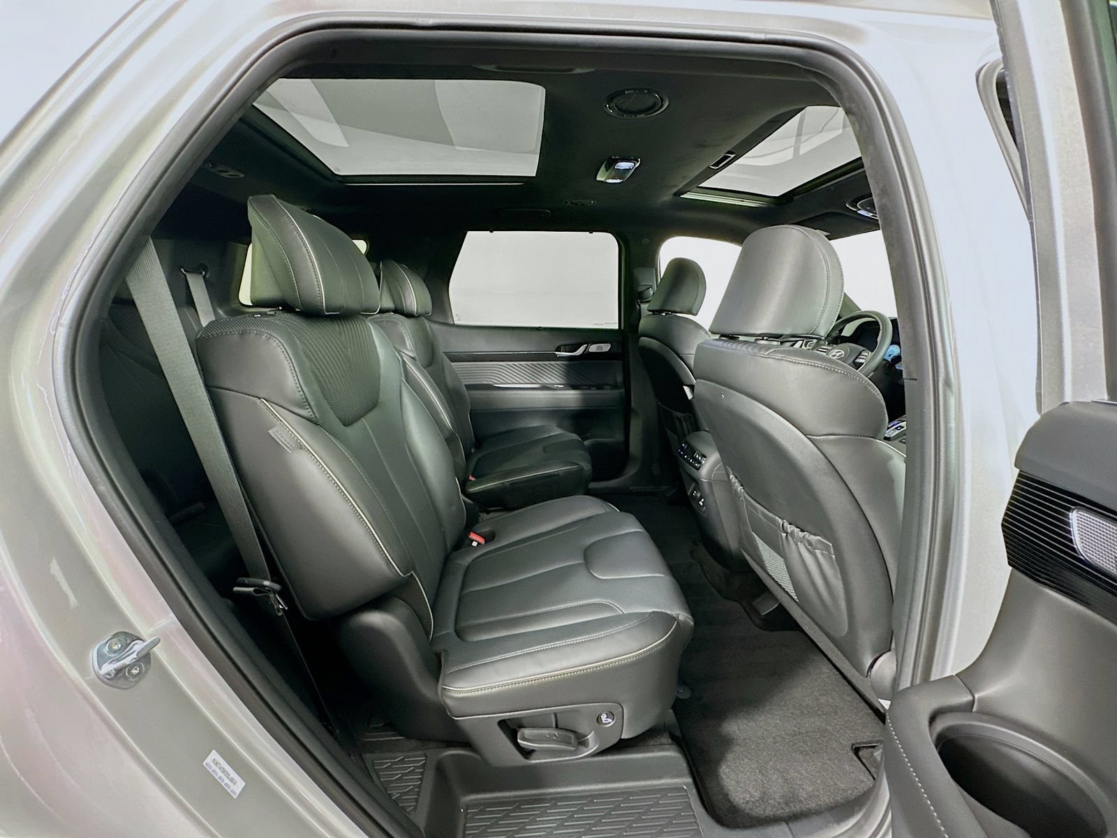 Used 2025 Hyundai Palisade Calligraphy AWD/4WD image 30