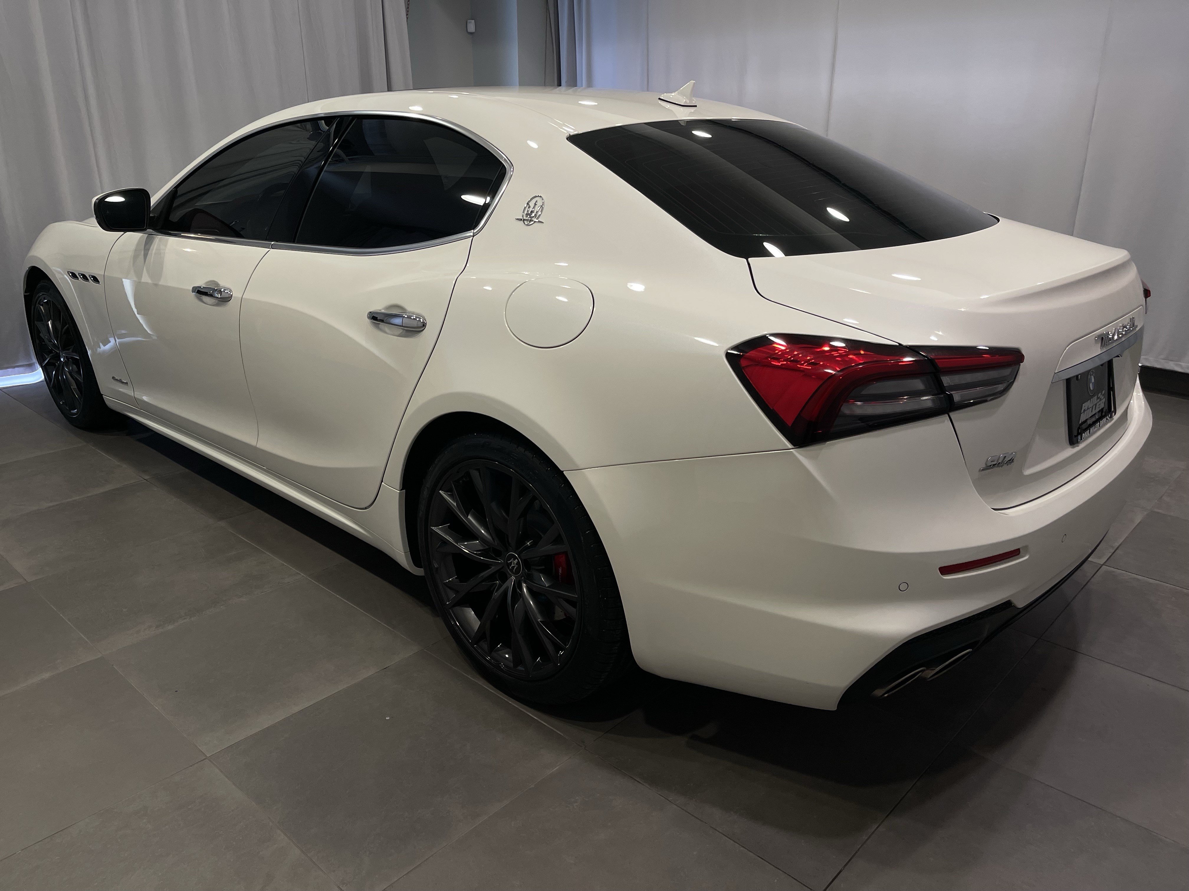 Used 2021 Maserati Ghibli S GranSport Q4 AWD/4WD image 4