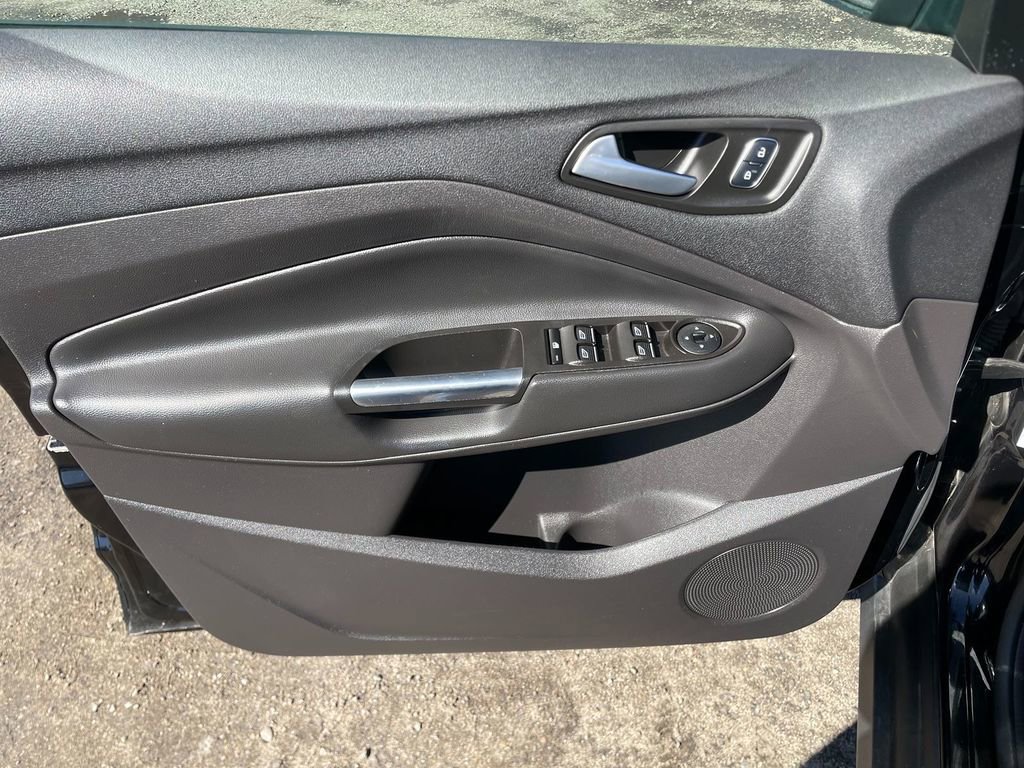 Used 2017 Ford C-MAX SE image 11