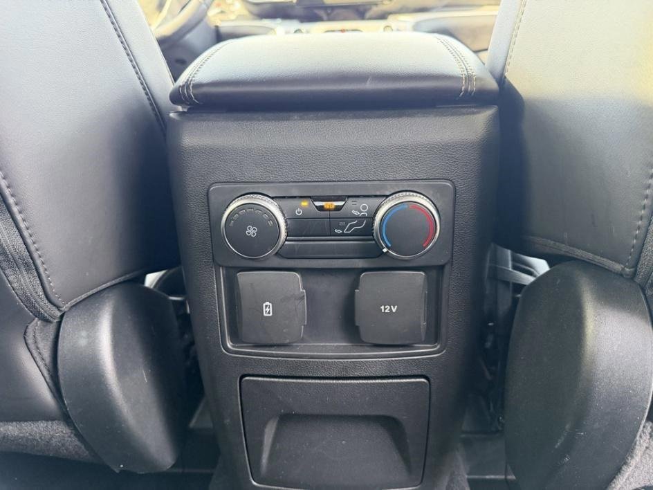 Used 2022 Ford Explorer XLT w/ Equipment Group 202A image 25