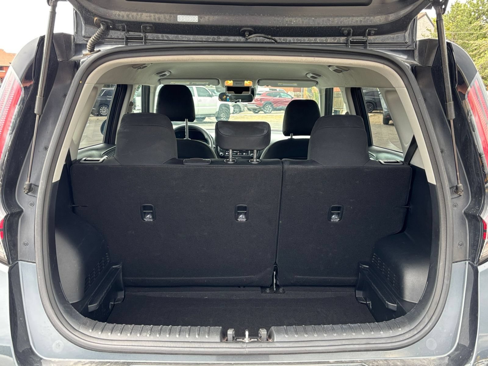Used 2025 Kia Soul LX w/ LX Technology Package FWD image 28