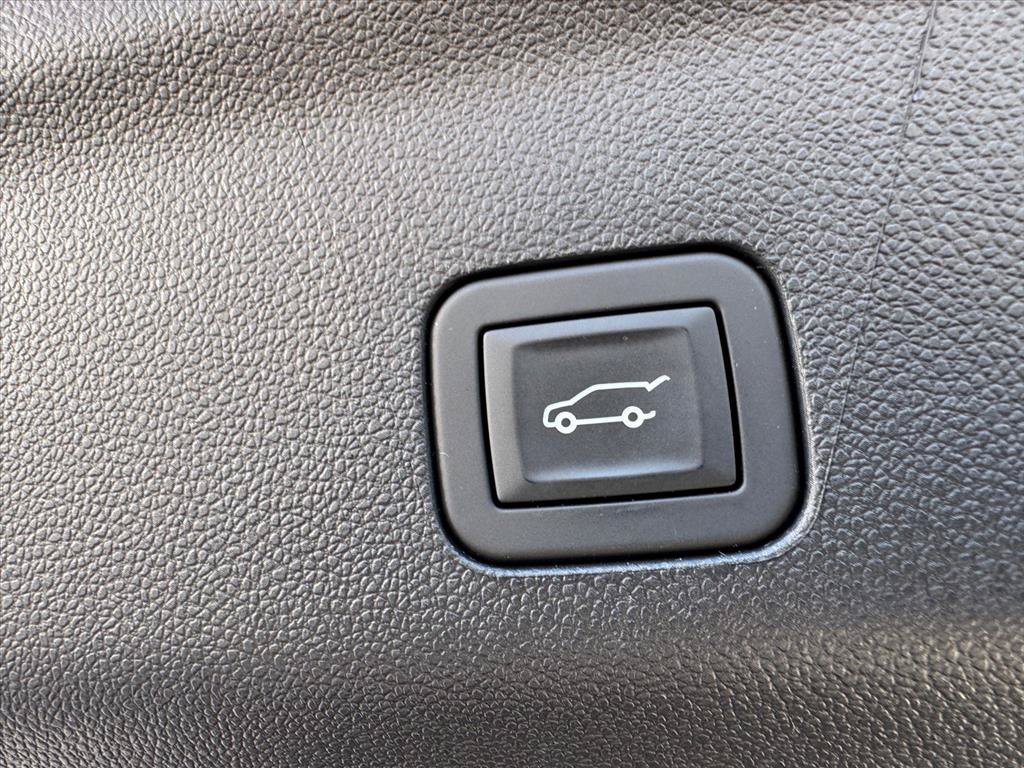 Used 2026 Chevrolet Tahoe Premier AWD/4WD image 10