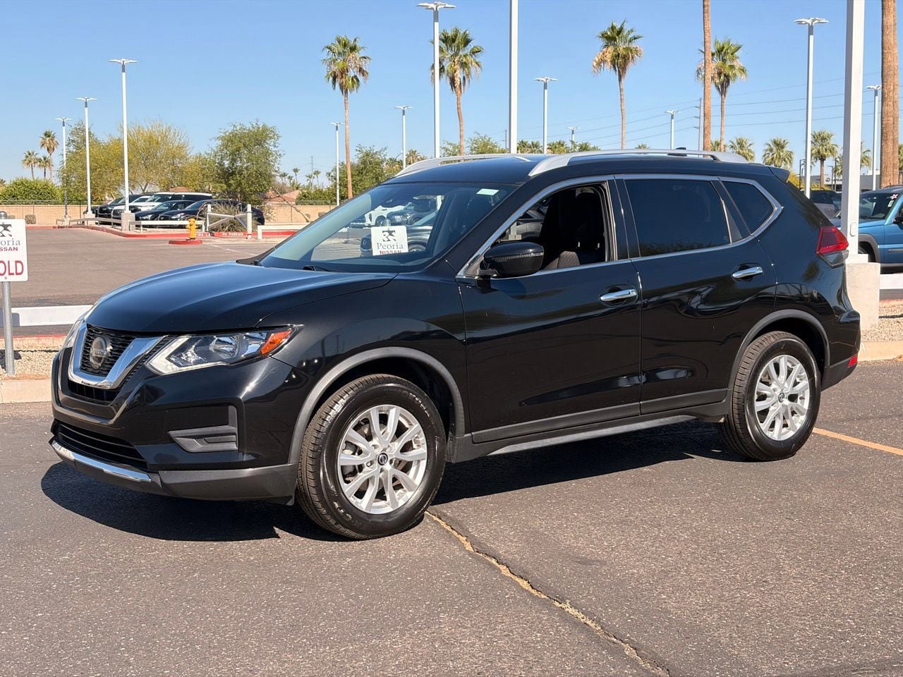Certified 2020 Nissan Rogue SV FWD image 2