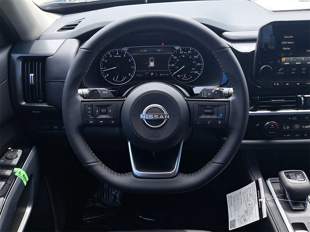 New 2025 Nissan Pathfinder SL image 8