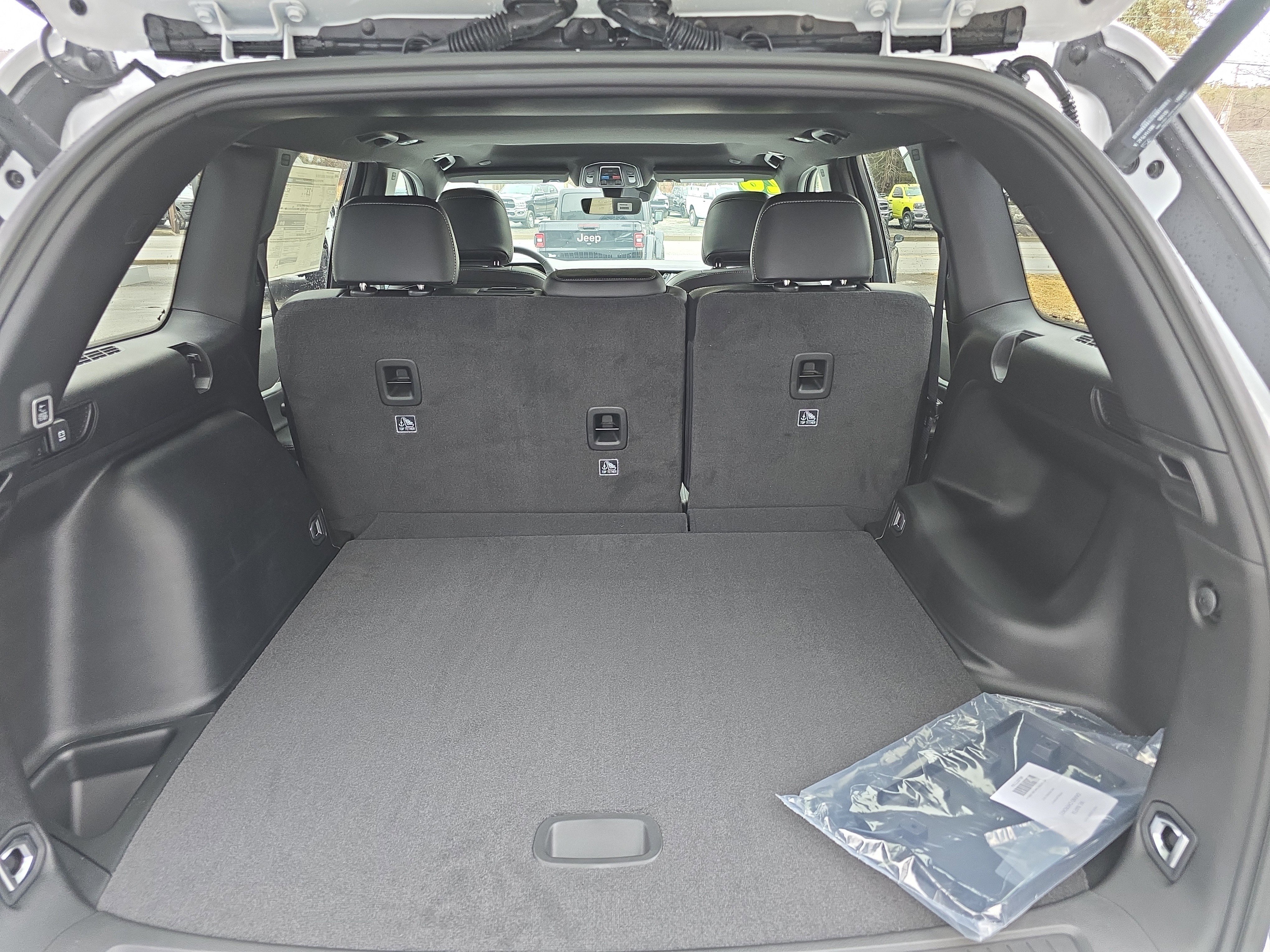 New 2026 Jeep Grand Cherokee Altitude image 5