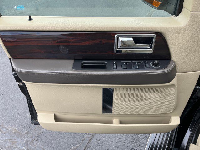 Used 2015 Lincoln Navigator L 4WD w/ Equipment Group 101A Reserve image 12