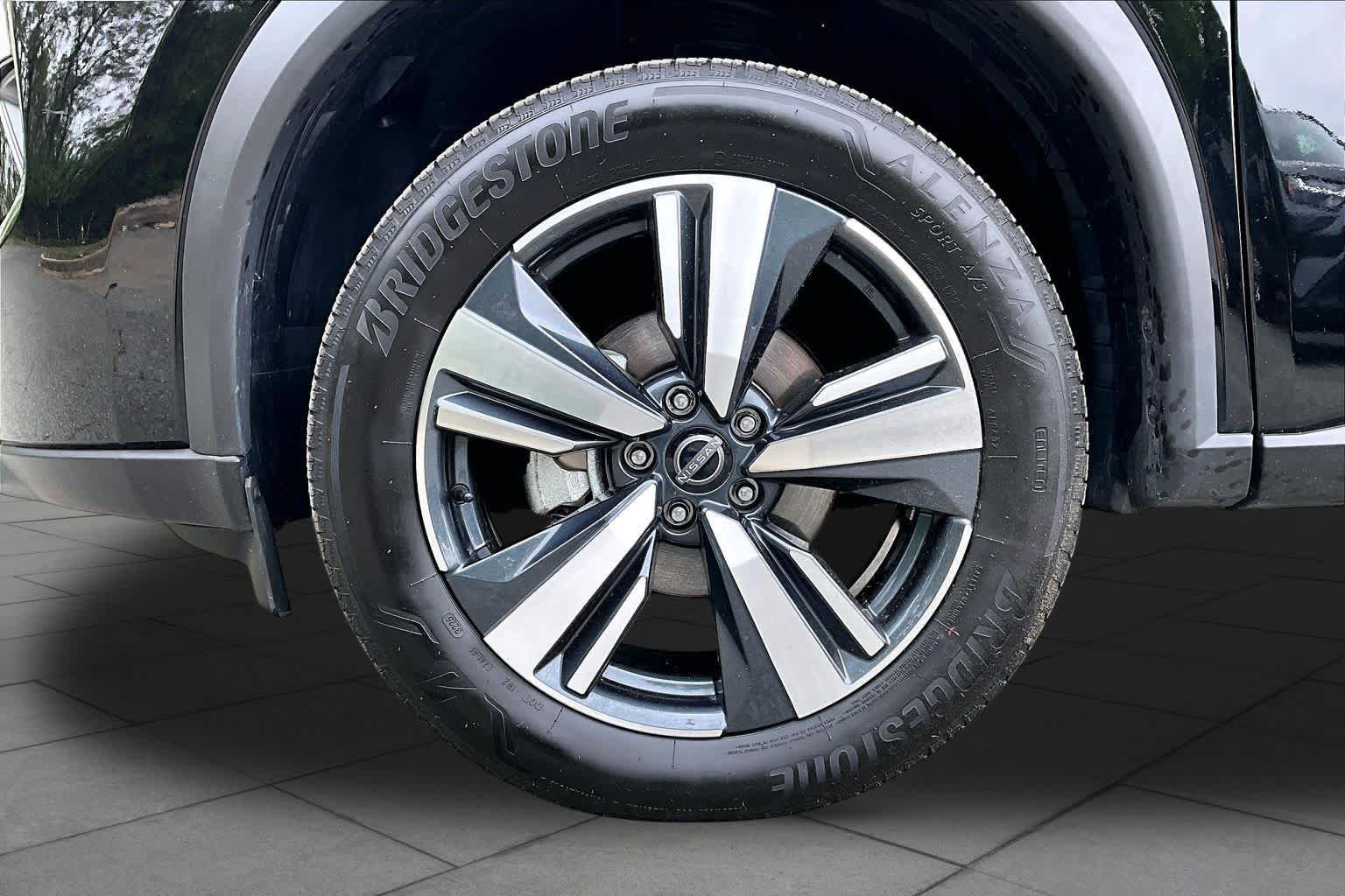 Used 2026 Nissan Rogue SL AWD/4WD image 11