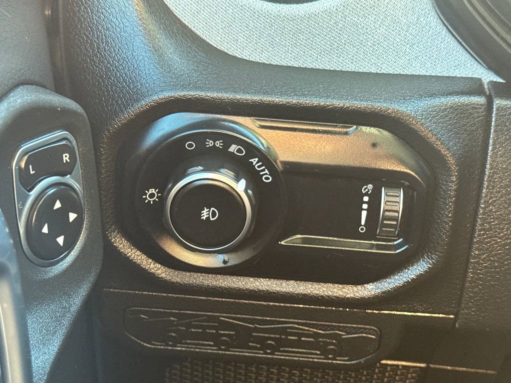 Used 2024 Jeep Wrangler Sport S image 31