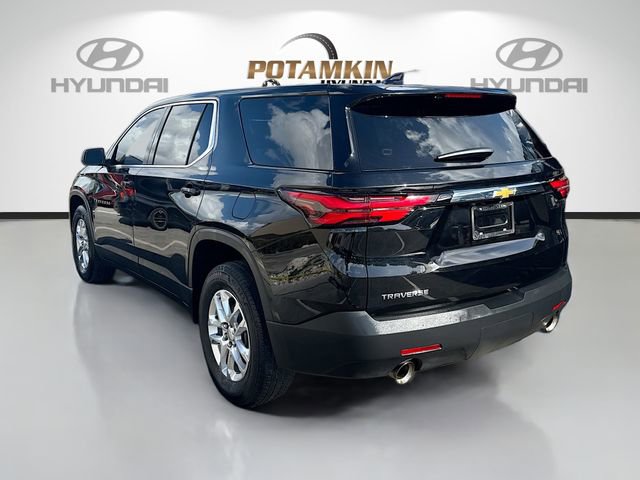 Used 2023 Chevrolet Traverse LS image 7