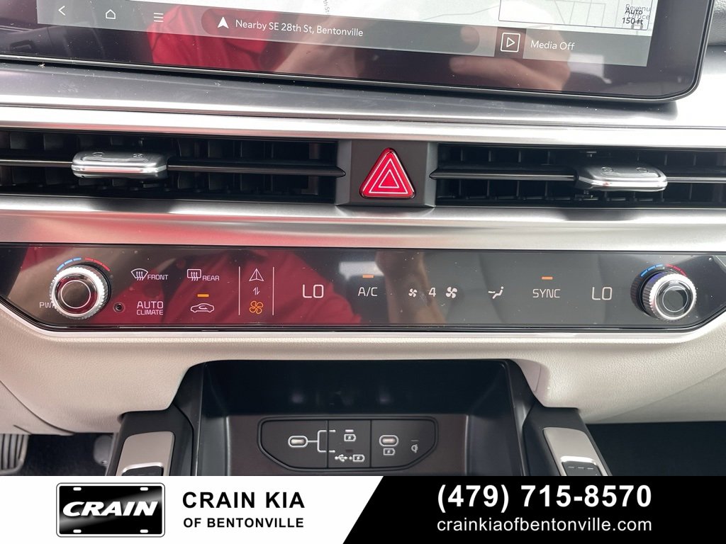 New 2025 Kia Sorento S image 18