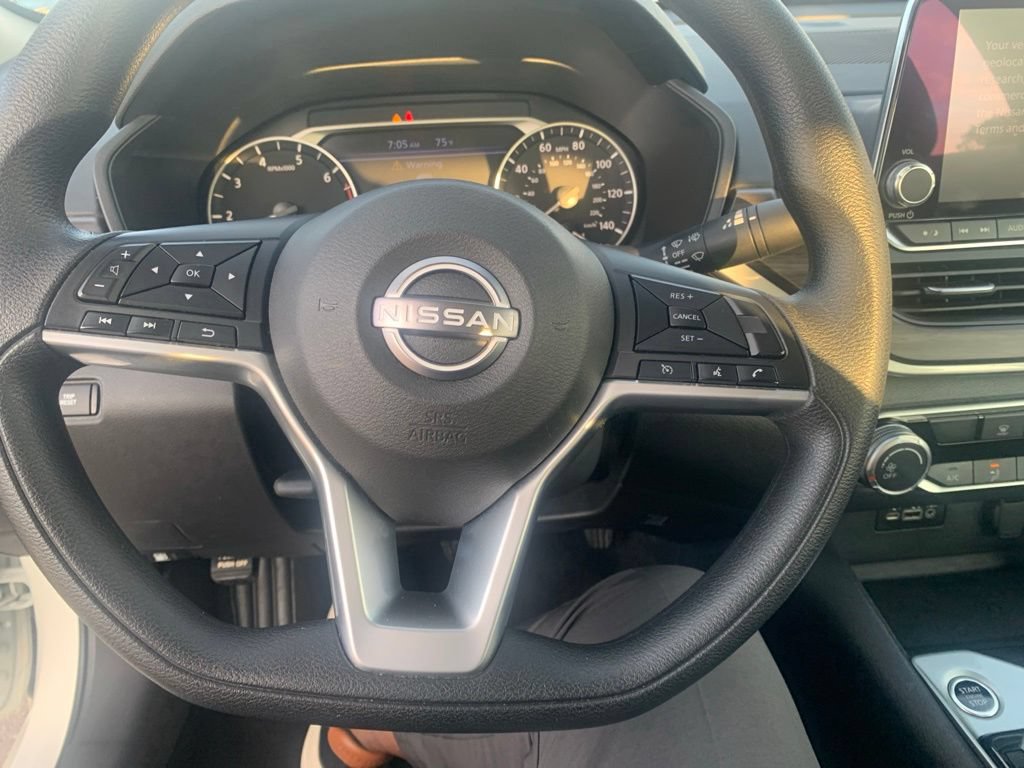 Used 2025 Nissan Altima 2.5 SV FWD image 16