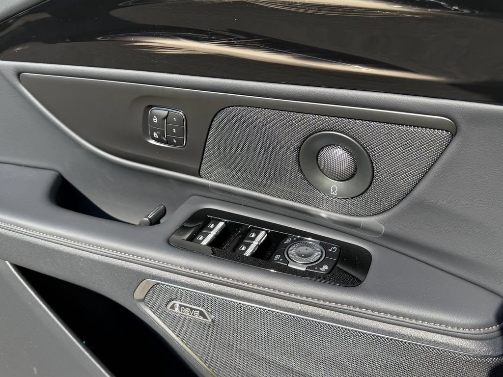 New 2026 Lincoln Nautilus Reserve w/ Jet Appearance Package AWD/4WD image 15