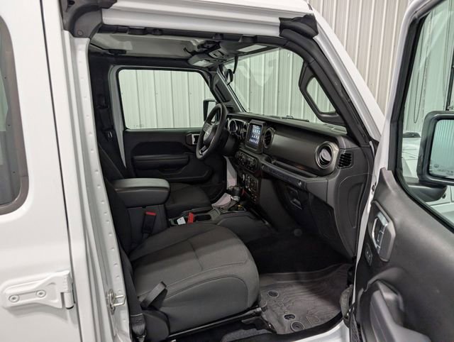 Used 2023 Jeep Wrangler Unlimited w/ Cold Weather Group AWD/4WD image 26