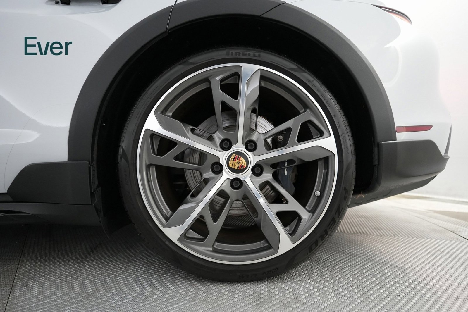 Used 2022 Porsche Taycan 4 Cross Turismo image 17