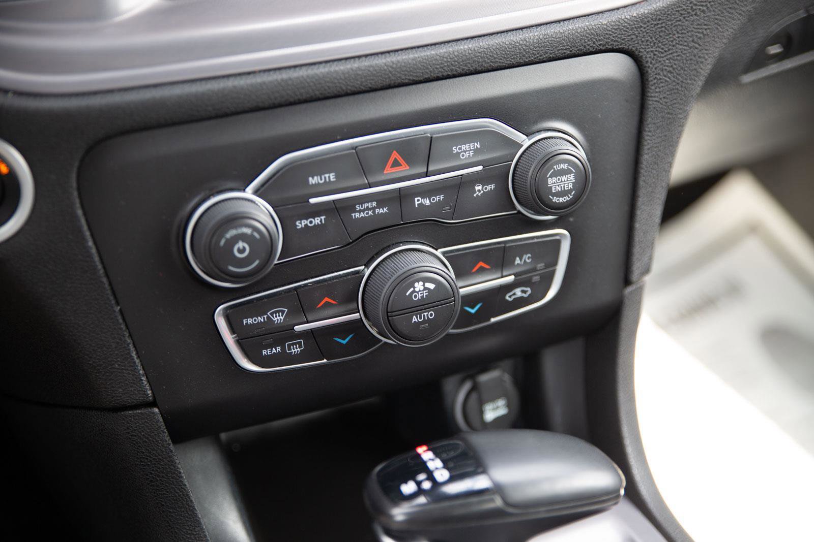 Used 2023 Dodge Charger SXT image 9