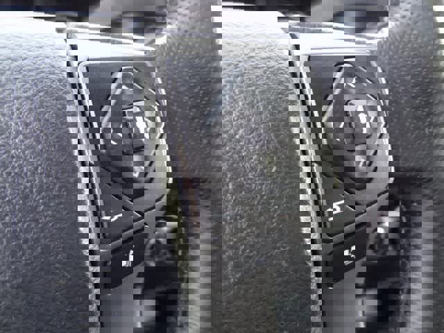 Used 2016 Toyota Tacoma SR5 w/ SR5 Appearance Package (SN) image 10