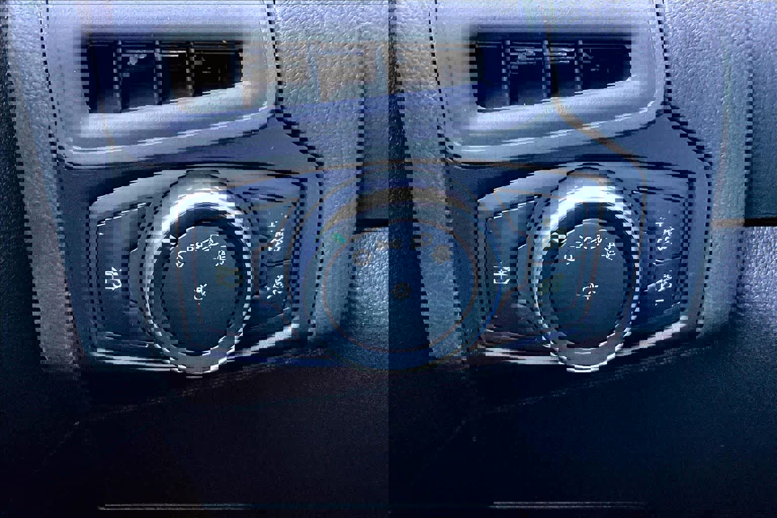 Used 2015 Ford Focus SE image 34