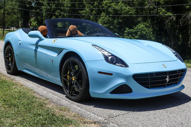 Used 2015 Ferrari California T RWD image 12
