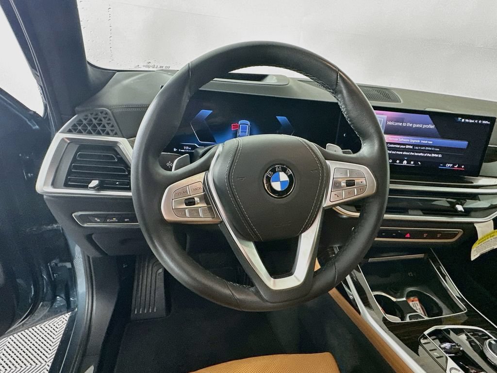 Used 2026 BMW X7 xDrive40i AWD/4WD image 16