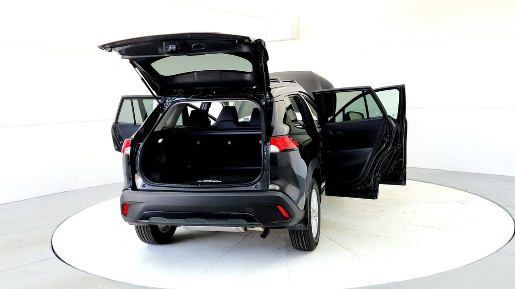 Certified 2024 Toyota Corolla Cross LE w/ Moonroof Package AWD/4WD image 11