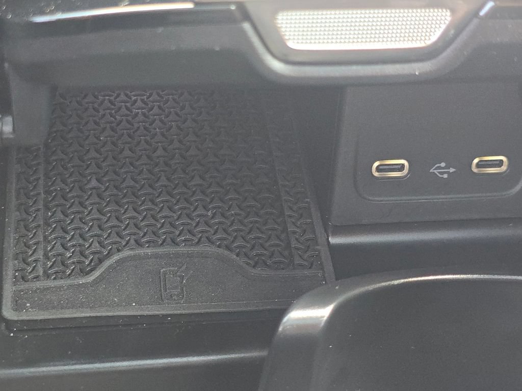 Certified 2026 Mercedes-Benz C 300 4MATIC Sedan image 33