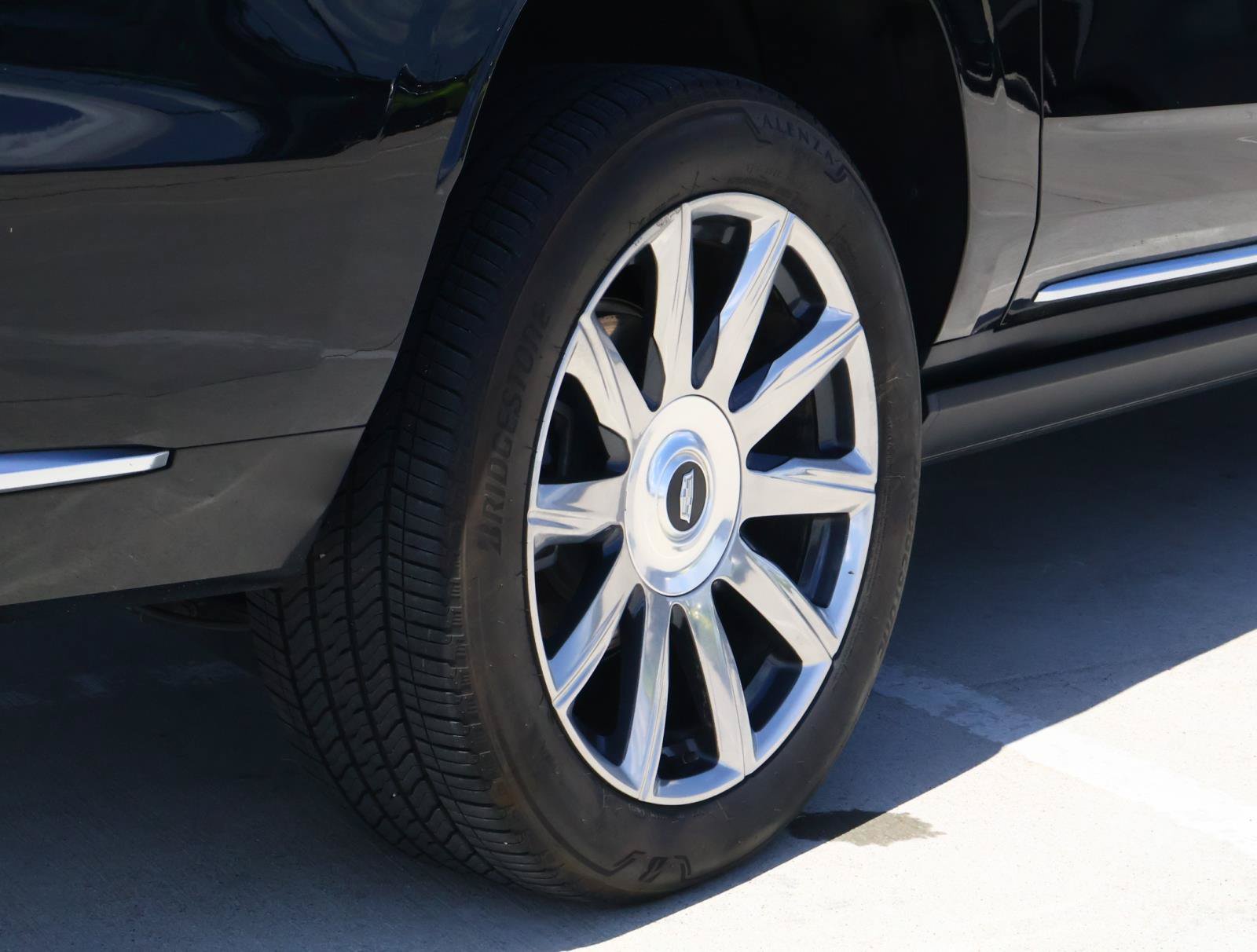 Certified 2024 Cadillac Escalade ESV Premium Luxury Platinum AWD/4WD image 12