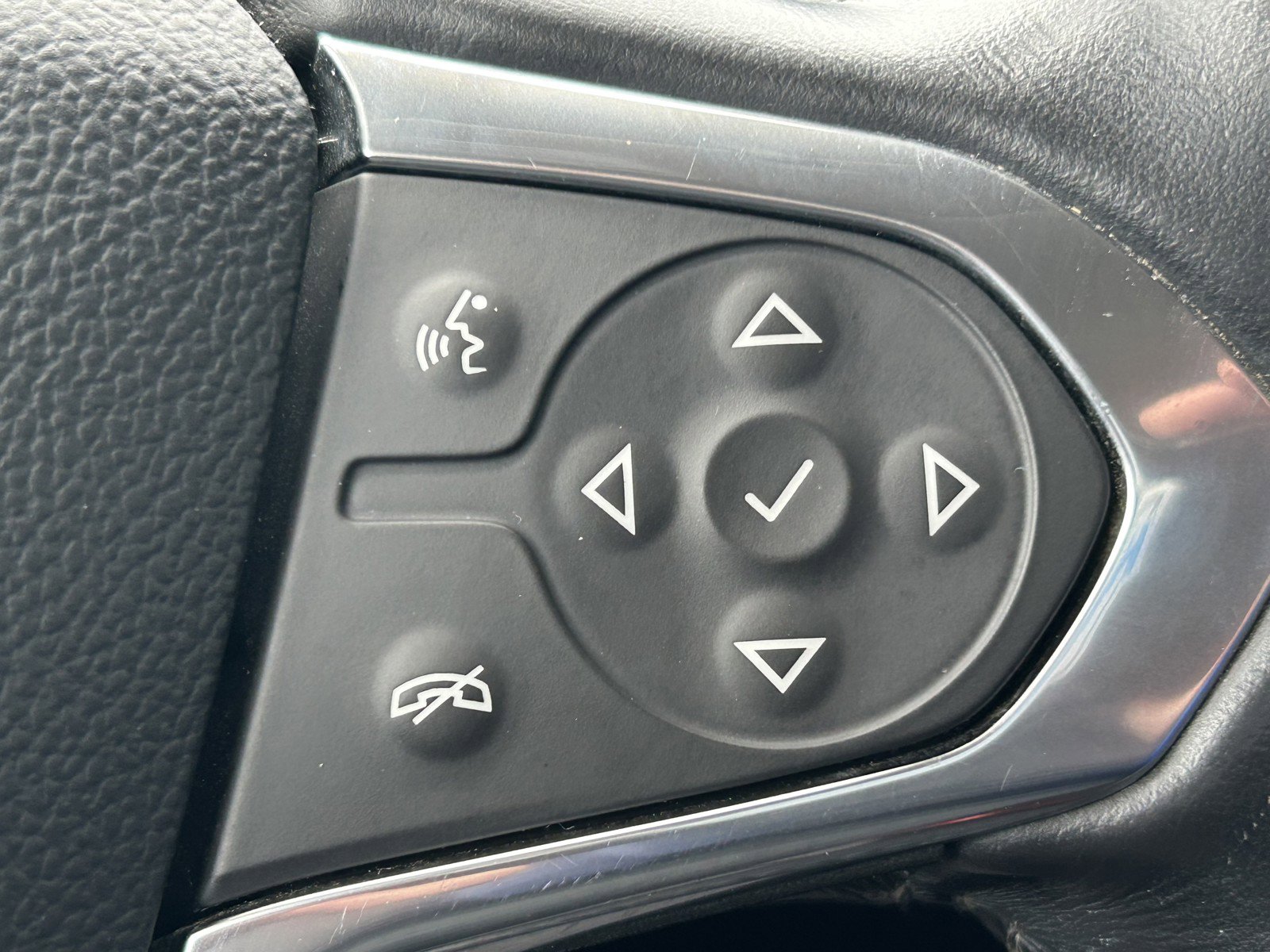 Used 2019 Chevrolet Traverse LT image 22