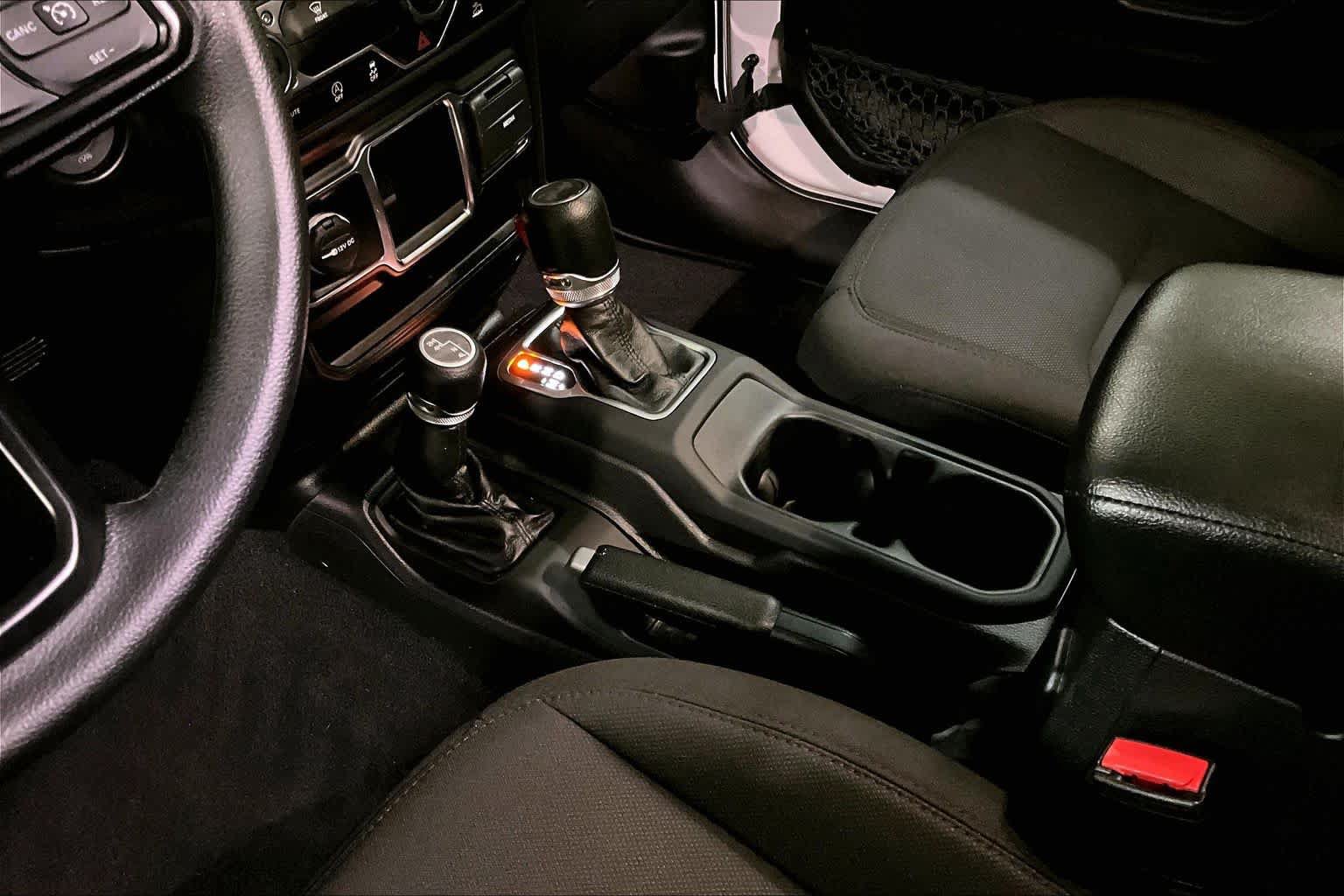 Used 2022 Jeep Wrangler Unlimited Sport AWD/4WD image 15