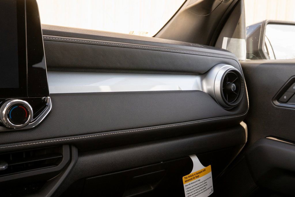 New 2025 Chevrolet Colorado LT image 24