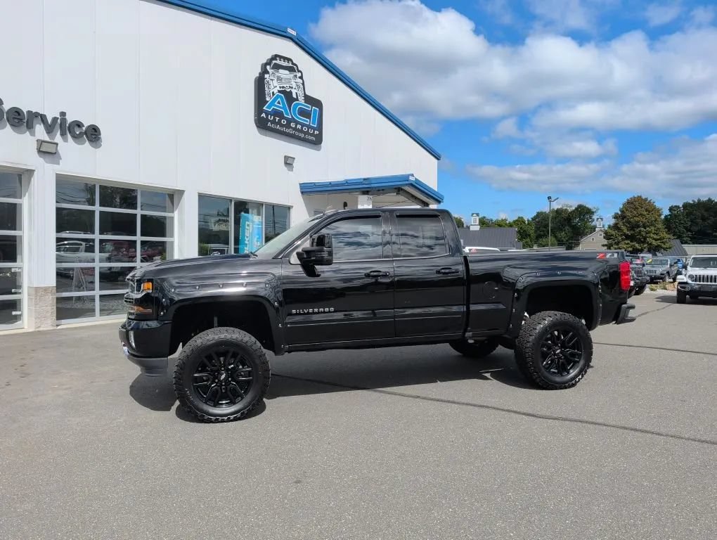 Used 2018 Chevrolet Silverado 1500 LT w/ All Star Edition AWD/4WD image 8