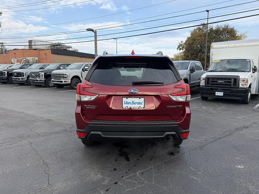Used 2021 Subaru Forester Premium AWD/4WD image 4