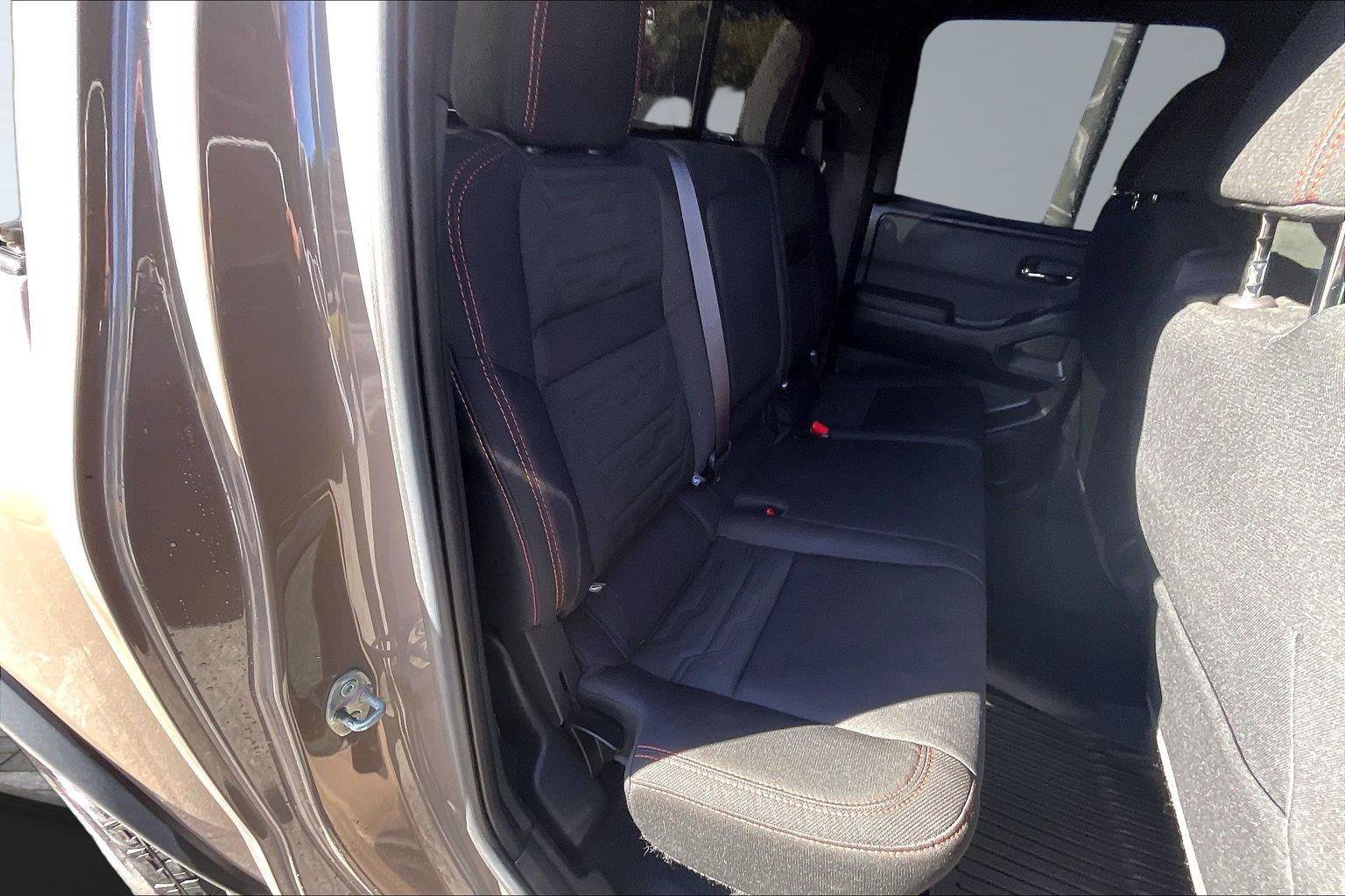 Used 2024 Nissan Frontier PRO-4X w/ Pro Convenience Package AWD/4WD image 27