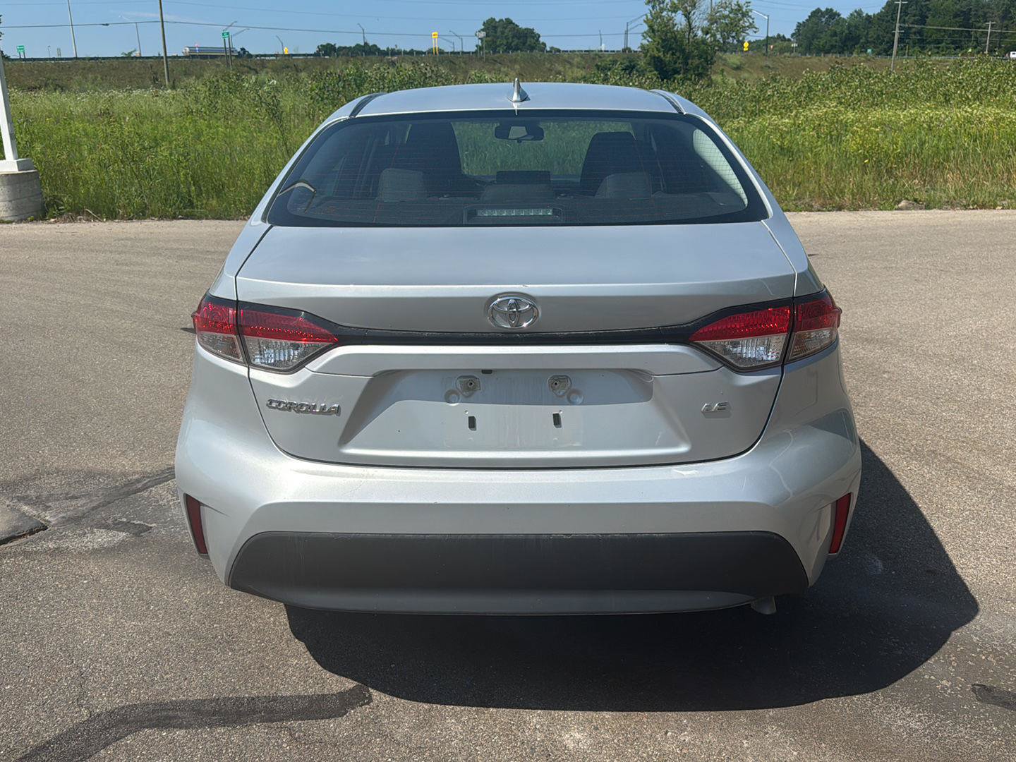 Used 2024 Toyota Corolla LE FWD image 4