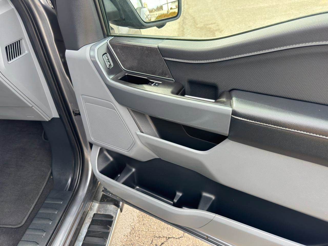 Used 2024 Ford F150 XLT w/ Mobile Office Package image 36
