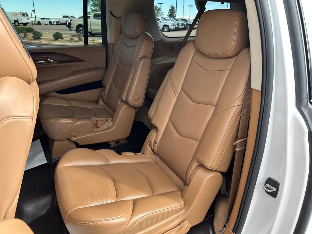Used 2016 Cadillac Escalade ESV Platinum AWD/4WD image 18